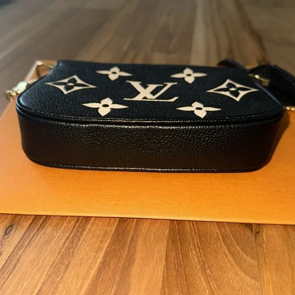 Louis Vuitton Bicolor Mini Pouchette BNWOT - Picture 5 of 5